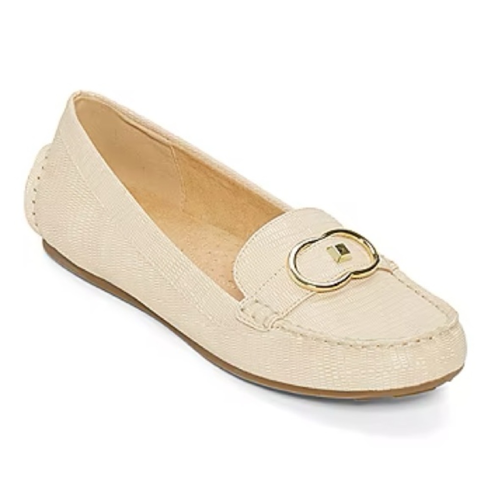 Liz Claiborne Womens Antonia Loafers size 10 color Beige